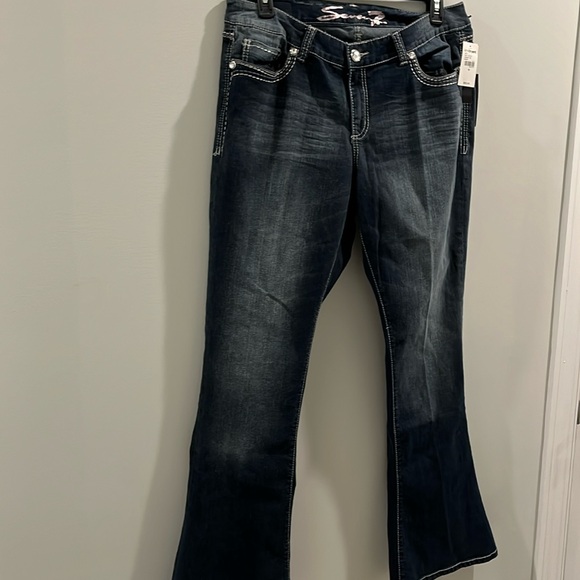 Seven7 Luxe Women’s Jeans size 18. Tulip shape leg NWT - Picture 1 of 8